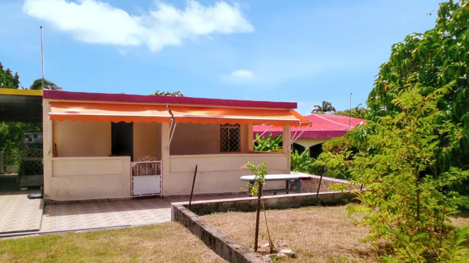 Holiday home Maison Charmante A Sainte Anne Avec Climatisation 70 M² Villa